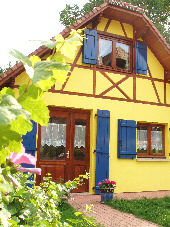 Facade du Gite en Alsace vue depuis la vigne